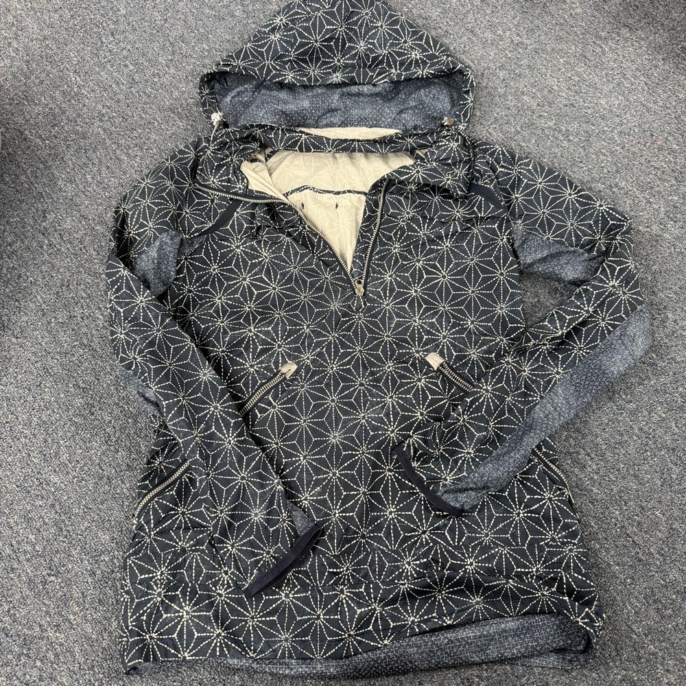 Lululemon Printed Lightweight Windbreaker Jacket Hooded